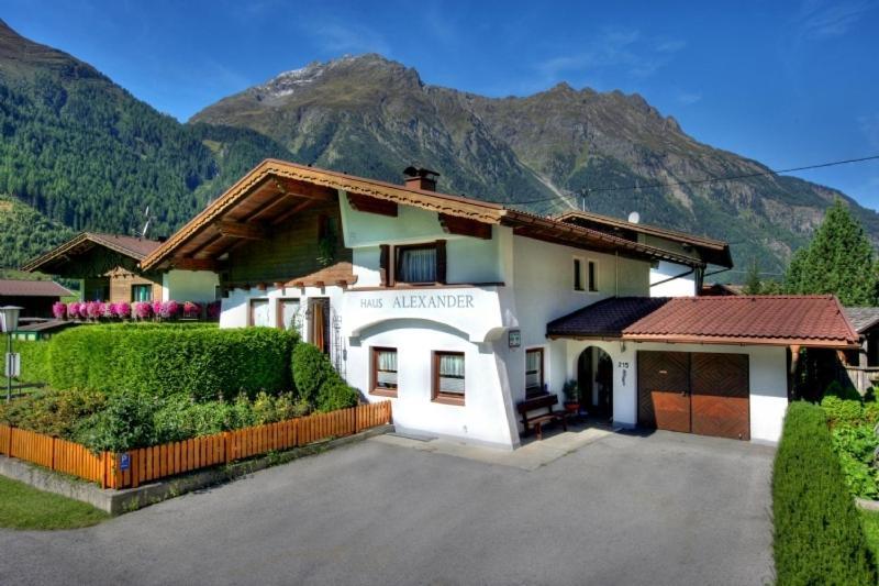 Apartamento Haus Alexander Längenfeld Exterior foto